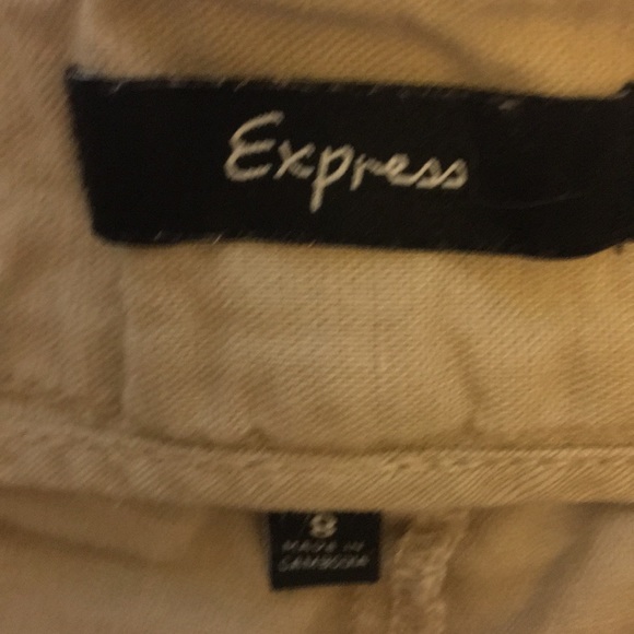 Express Shorts - Picture 2 of 3